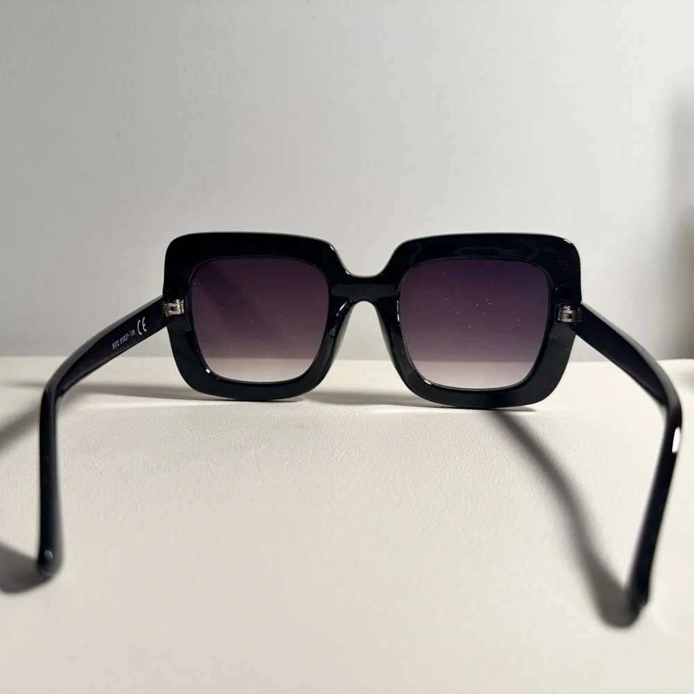 Elton Square Rhinestone Sunglasses - Picture 4 of 4